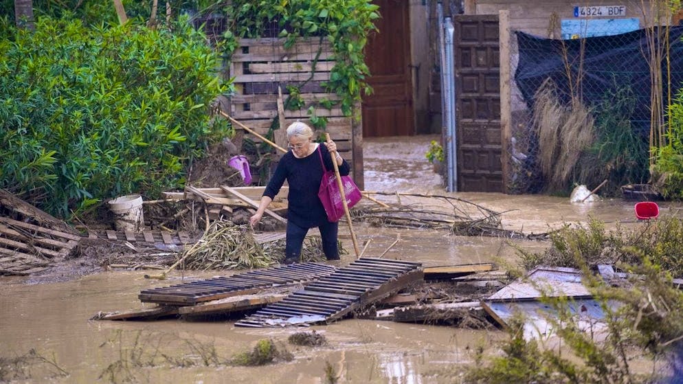 Maltempo. In Spagna le vittime salgono a quasi 160, ma si scava ancora nel fango alla ricerca dei dispersi