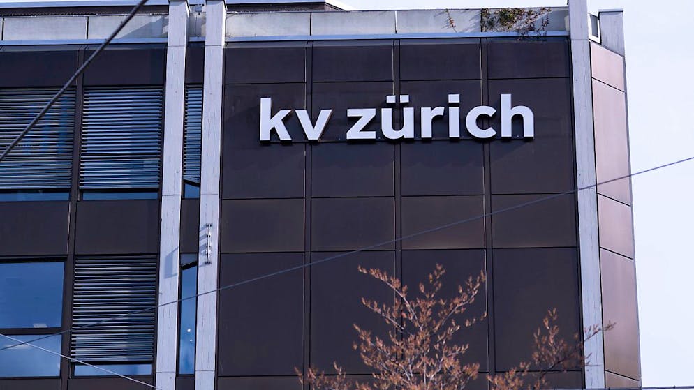 Die Wirtschaftsschule KV Zürich stellt wegen einer Amokdrohung am Donnerstag komplett auf Fernunterricht um. (Archivbild).