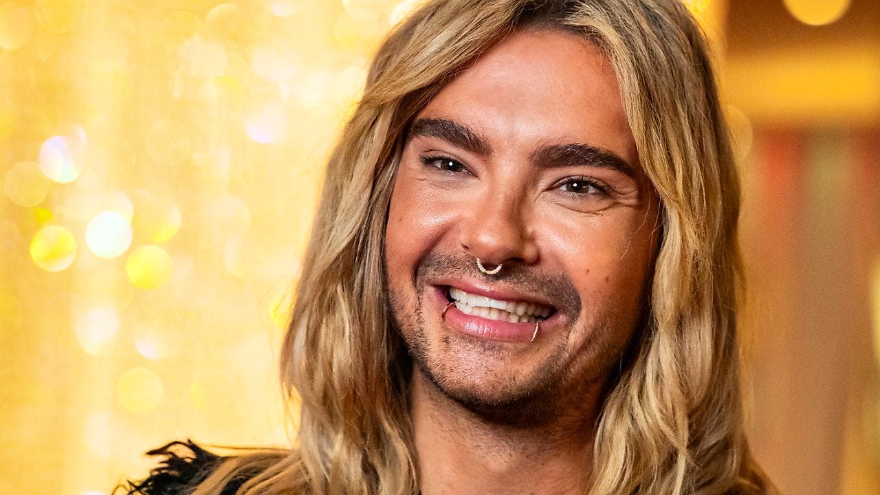 Leute. Bill Kaulitz wird auf Heidis Halloween-Party zum Universum