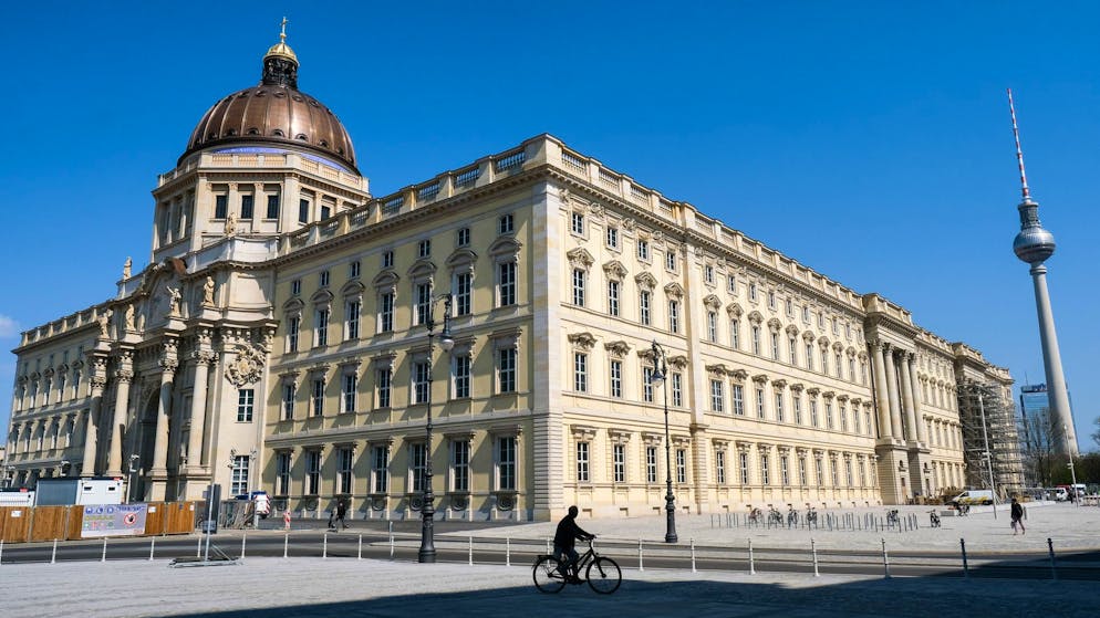 Berliner Stiftung streicht «Oberindianer» aus Lindenberg-Hit - Gallery. Nach einer offenen Diskussion mit den Chören und der künstlerischen Leitung habe sich die Stiftung Humboldt Forum entschieden, das Wort «Oberindianer» auszulassen. (Archivbild)