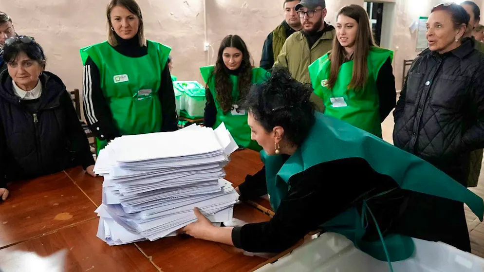 ARCHIVE - After last Saturday's election, the electoral administration declared the ruling Georgian Dream party the winner with a majority of just under 54 percent. President Salome Zurabishvili and the pro-Western opposition do not recognize the result of the election, which was accompanied by allegations of fraud. Photo: Kostya Manenkov/AP/dpa