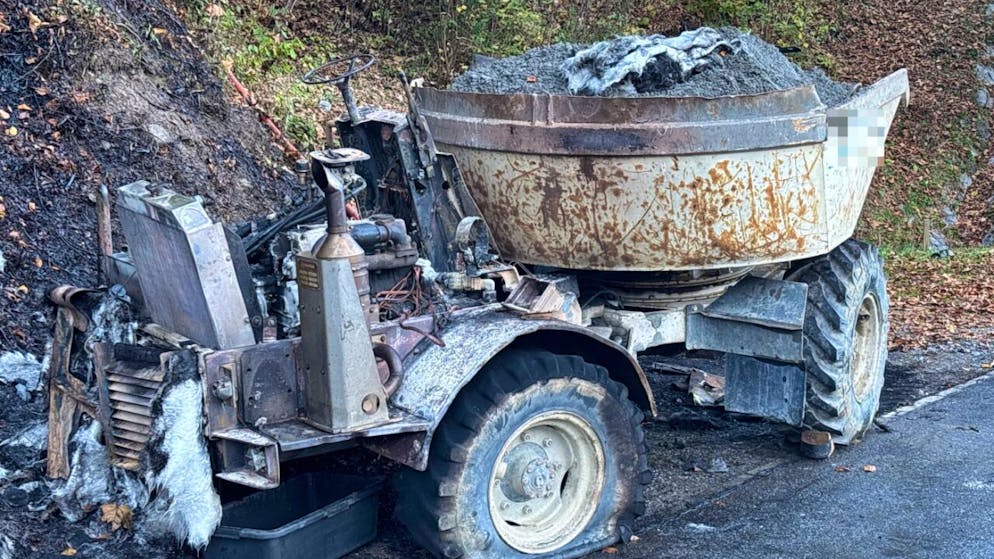Der sogenannte Dumper brannte komplett aus.