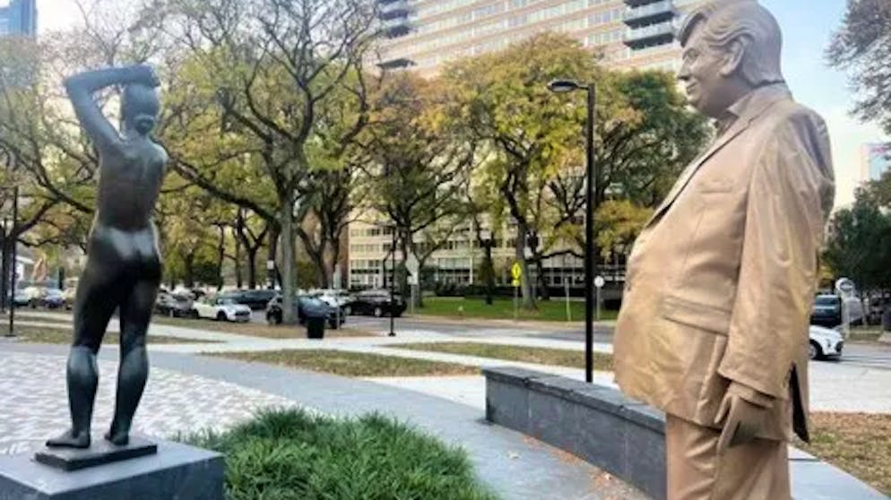 Eine der Trump-Statuen in Philadelphia. 
