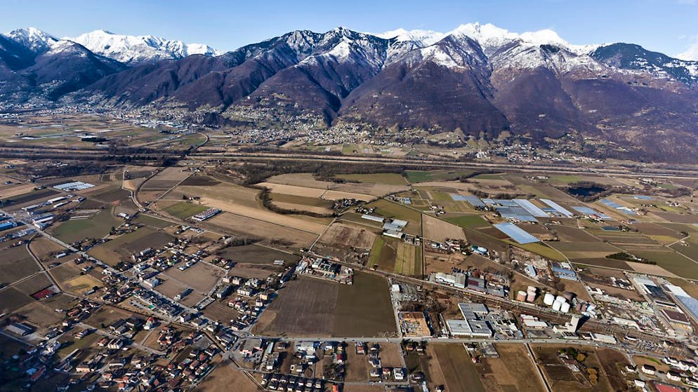 Una veduta aerea del piano di Magadino.