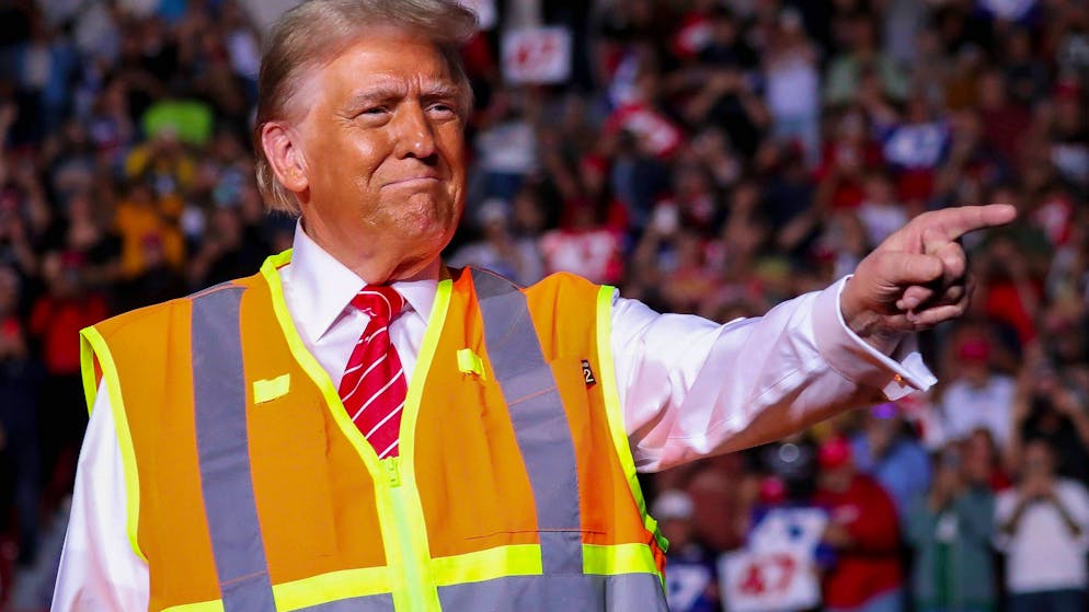 Il retourne la polémique. Trump: «Que pensez-vous de mon camion-poubelle?»