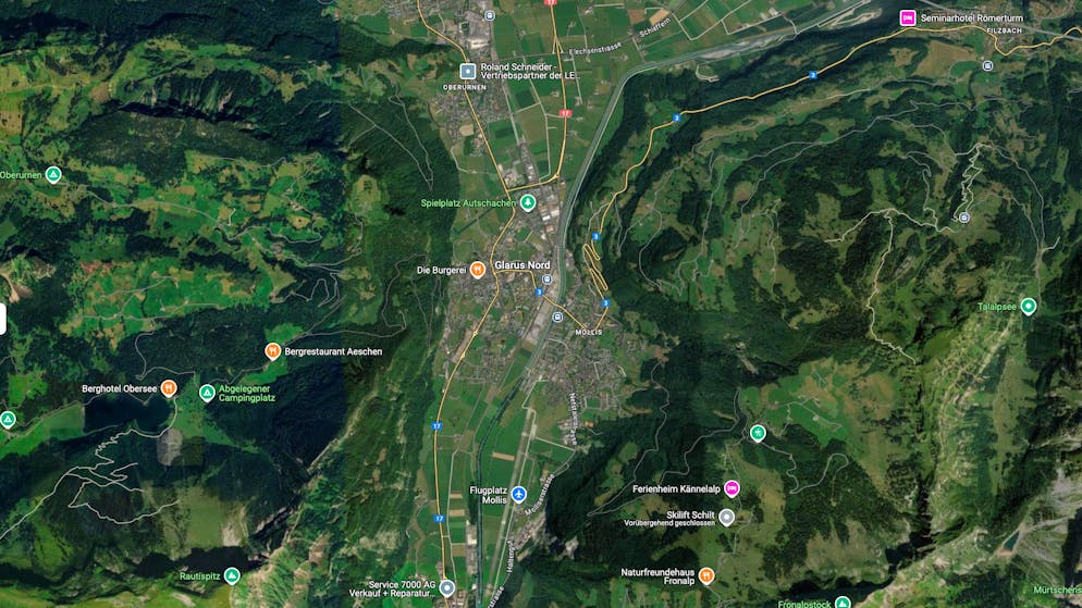 Water polluted. Landfill slips into the Linth Canal in Glarus North