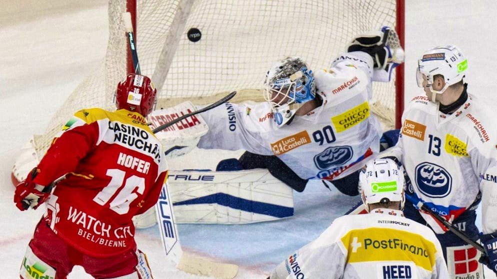 Strong sign from Bern - Gallery. Biel's Fabio Hofer scores the 2:1 in overtime
