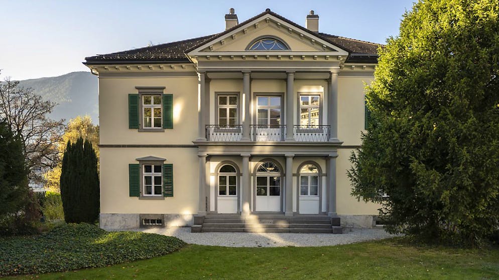 Oggi a Coira continua il processo all'ex giudice del Tribunale amministrativo cantonale accusato di violenza carnale, coazione sessuale e minacce nei confronti di una ex praticante.