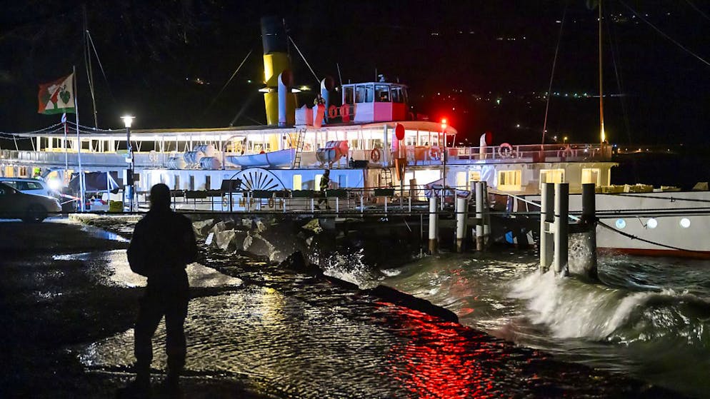 Durant la nuit du 29 au 30 mars, le Simplon s'était encastré dans le débarcadère de Cully où il était amarré (archives).