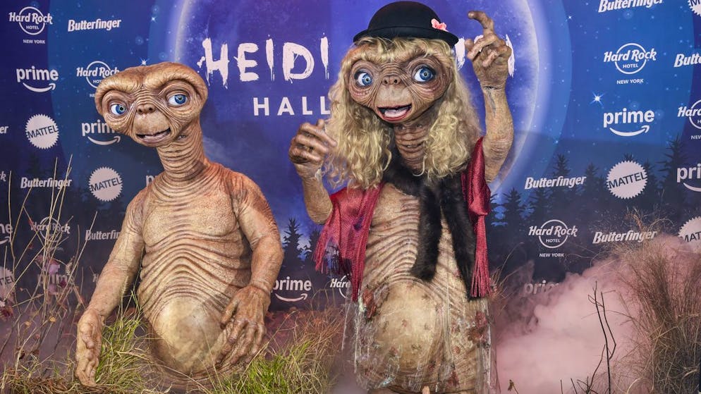 «Queen of Halloween». Heidi Klum verwandelt sich für ihr legendäres Gruselfest in E.T.