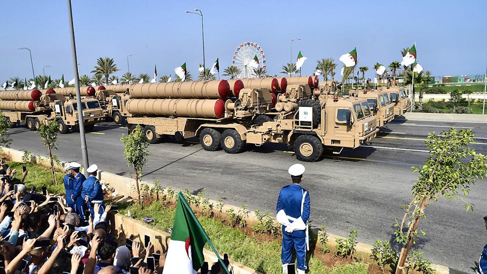 Parata militare ad Algeri