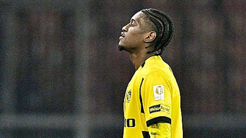 Shoe thrown at 0:0 in the Letzigrund. YB striker Monteiro is denied a penalty, then goes completely crazy