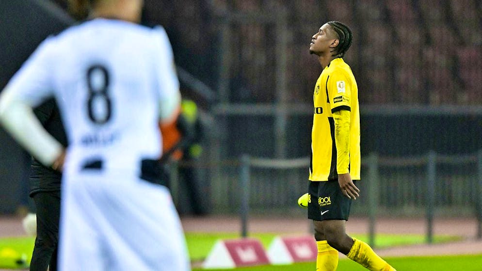 Joël Monteiro was shown the red card in the 78th minute