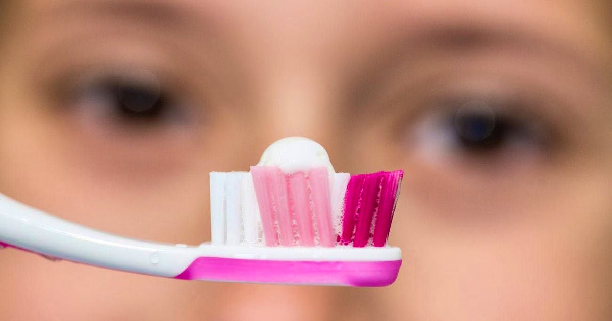 Sorriso Smagliante e Denti Sani: 5 Consigli Facili per una Routine Orale Impeccabile