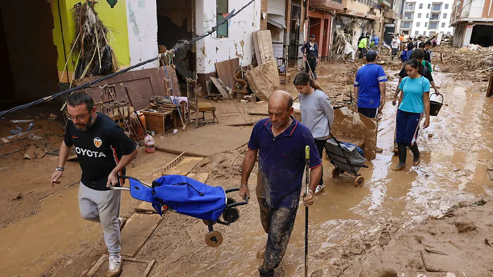 Les critiques contre le manque de réactivité des autorités espagnoles ne retombent pas.