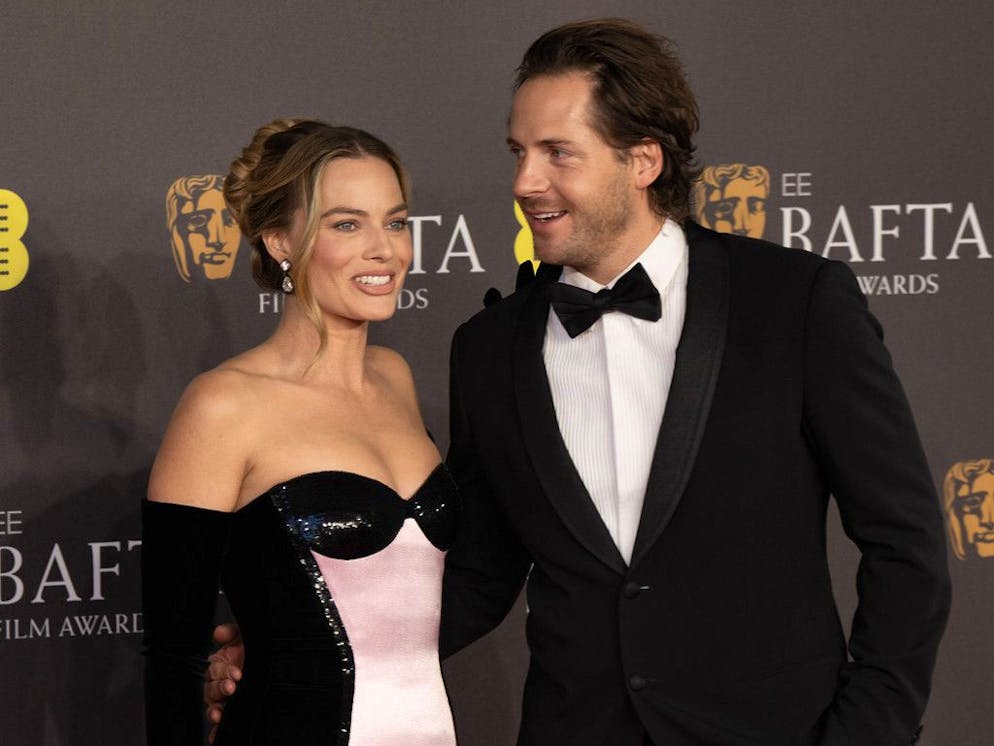 Margot Robbie e Tom Ackerley
