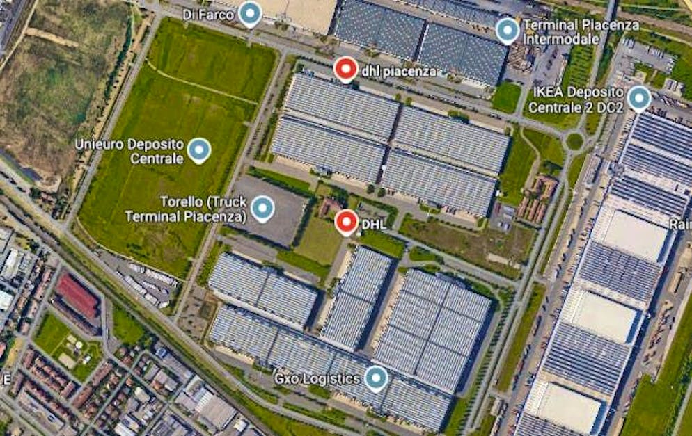 The gang threatened DHL staff with weapons.