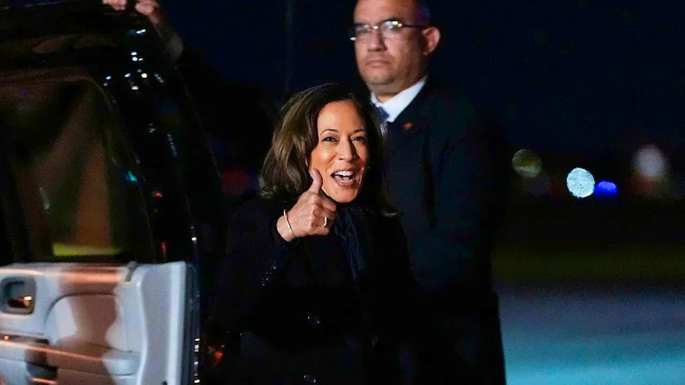 Democratic presidential candidate and U.S. Vice President Kamala Harris gives a thumbs up after her appearance on NBC's "Saturday Night Live." Photo: Jacquelyn Martin/AP