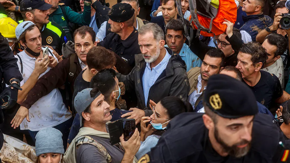 König Felipe im Katastrophengebiet.