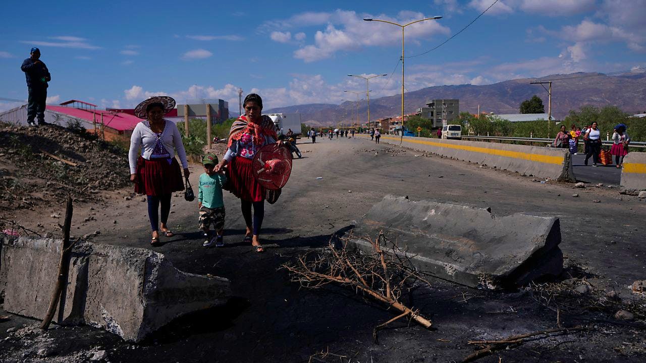 Politik. 200 Militärangehörige in besetzten Kasernen in Bolivien festgehalten