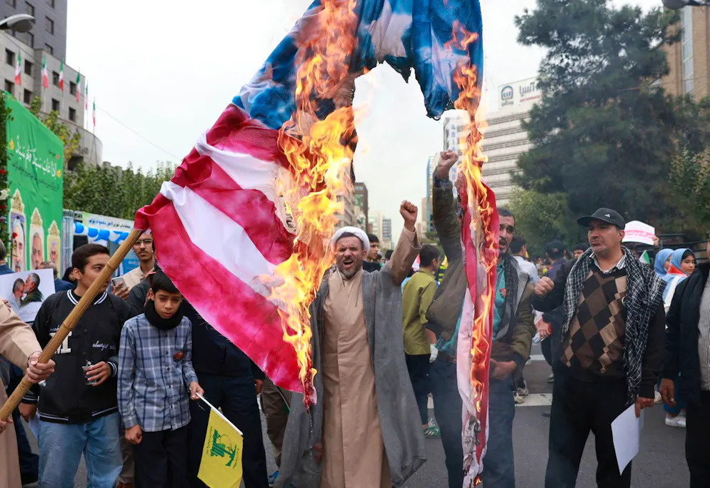 La prise de l'ambassade américaine est considérée comme un acte fondateur de la République islamique, dans sa résistance à «l'arrogance mondiale» incarnée, selon Téhéran, par les Etats-Unis et ses alliés occidentaux.