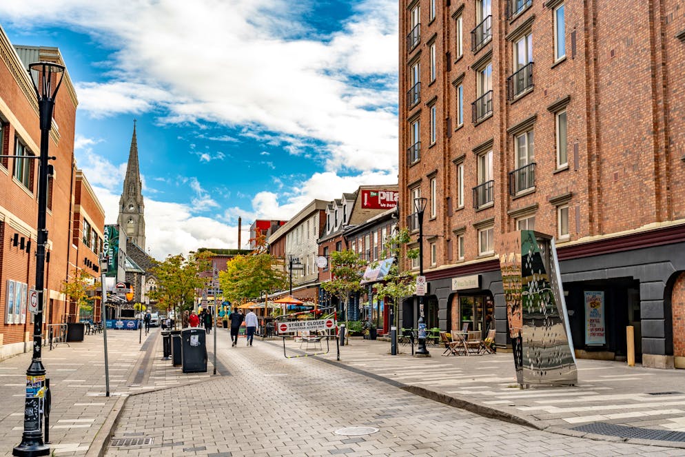 Unterwegs in der kanadischen Provinz: So schön ist Nova Scotia im Herbst. Trotzdem ist Halifax übersichtlich und in der Fussgängerzone geht es ruhig zu und her. 