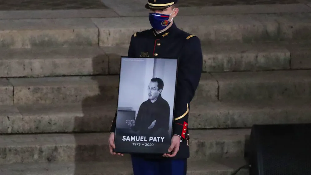 Sept hommes et une femme sont jugés dès lundi devant la cour d'assises spéciale de Paris pour leur rôle dans l'assassinat en octobre 2020 de l'enseignant Samuel Paty (archives).