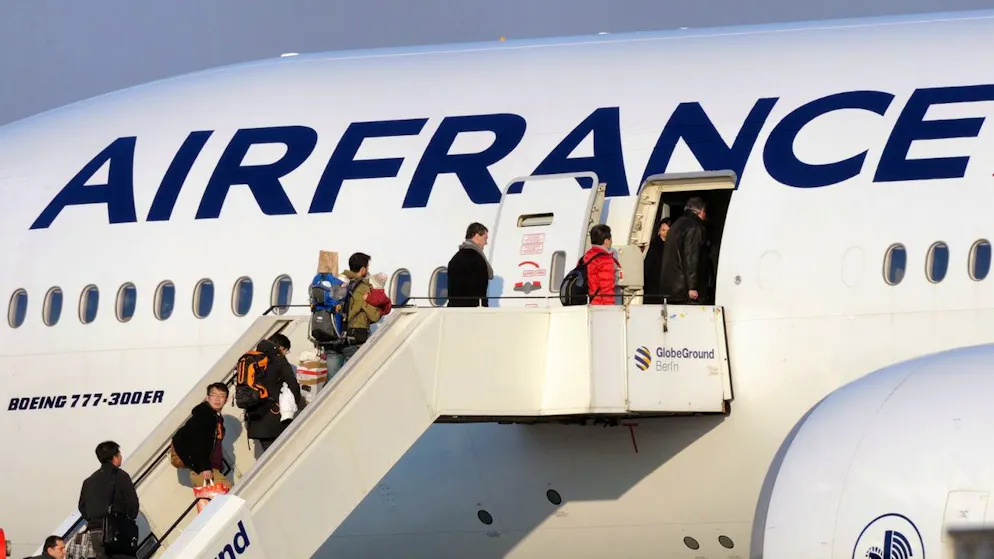 Overflights over the Red Sea stopped. Mystery surrounding luminous object - airline bans flights