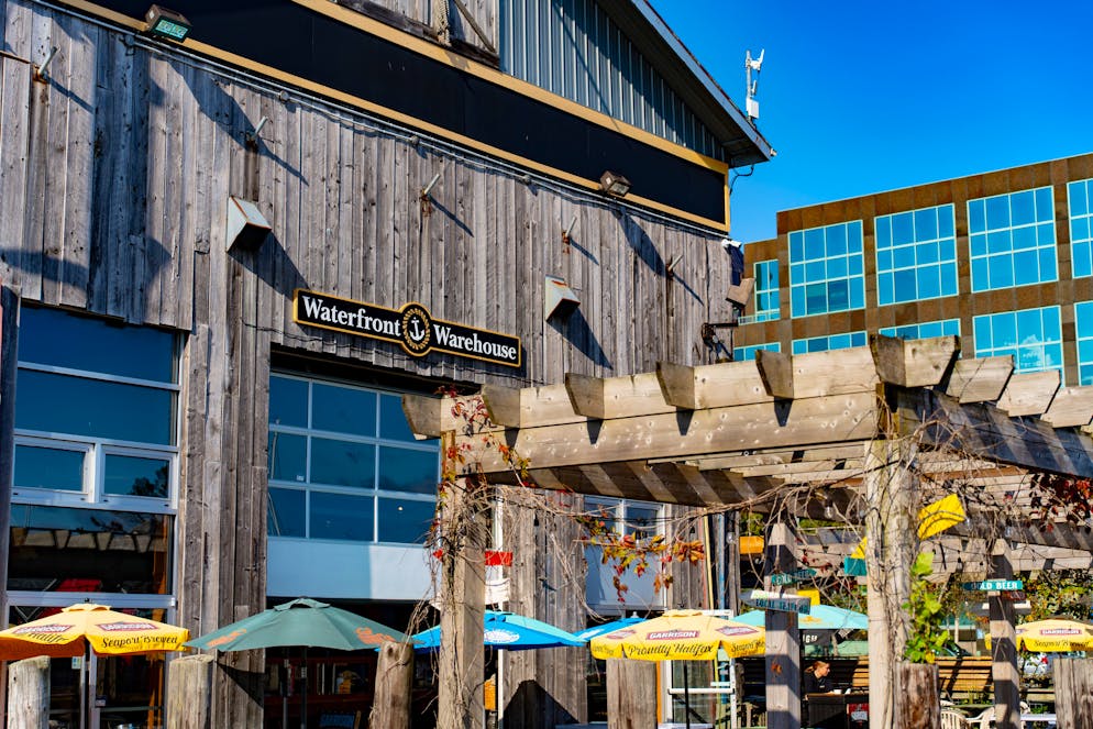 Unterwegs in der kanadischen Provinz: So schön ist Nova Scotia im Herbst. Im Waterfront Warehouse gibt es Meeresfrüchte zu kosten.