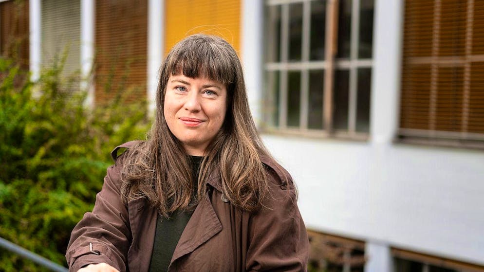 Mariann Bühler has made a name for herself as a literary mediator and event organizer. Now she has made her first public appearance as a novelist. She has been nominated for the Swiss Book Prize 2024 with "Verschiebung im Gestein".