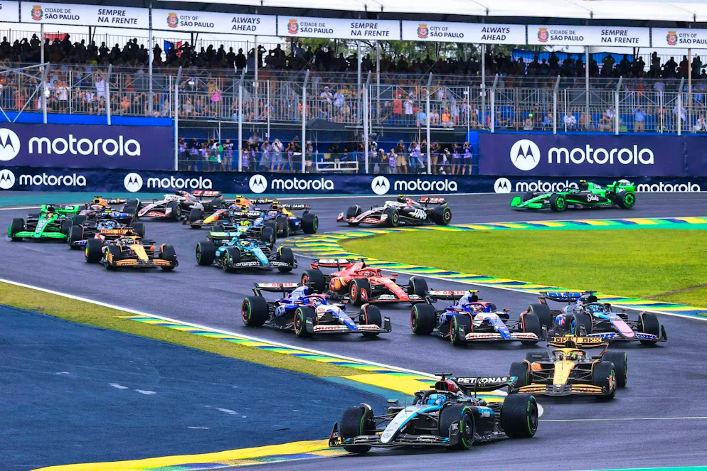 Bowing to Verstappen: 