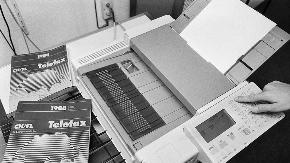 Un fax in uso alla fine degli Anni '80. (foto d'archivio)