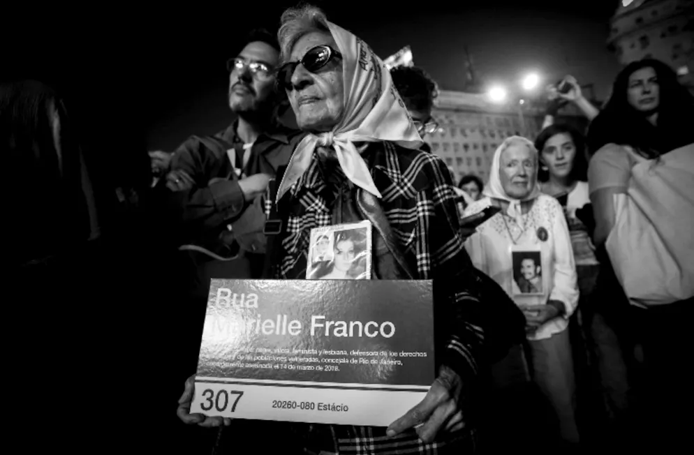 Mirta Baravalle était la mère d'Ana Maria Baravalle, qui avait 28 ans et était enceinte de cinq mois quand des militaires sont venus l'enlever, ainsi que son mari, Julio Cesar Gamizzi, le 27 août 1976.