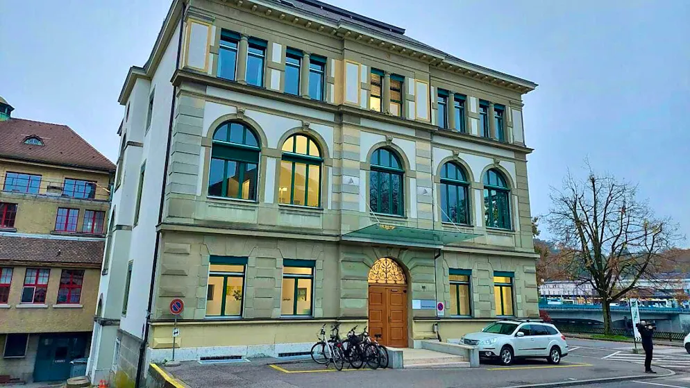 A former member of the Aargau cantonal parliament from the center has to answer to the Olten-Gösgen SO district court for multiple cases of exhibitionism.