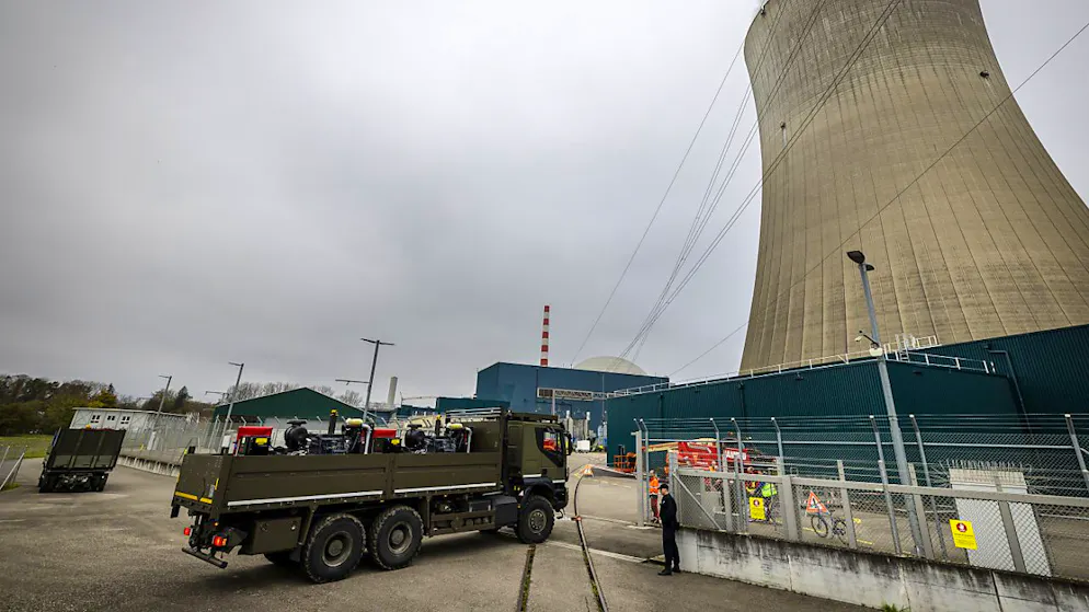 Un exercice d'urgence se déroule de mardi à jeudi à la centrale nucléaire de Gösgen, à Däniken (SO). Il s'agit notamment d'exercer les préparatifs à une évacuation à grande échelle en cas d'accident dans la centrale.