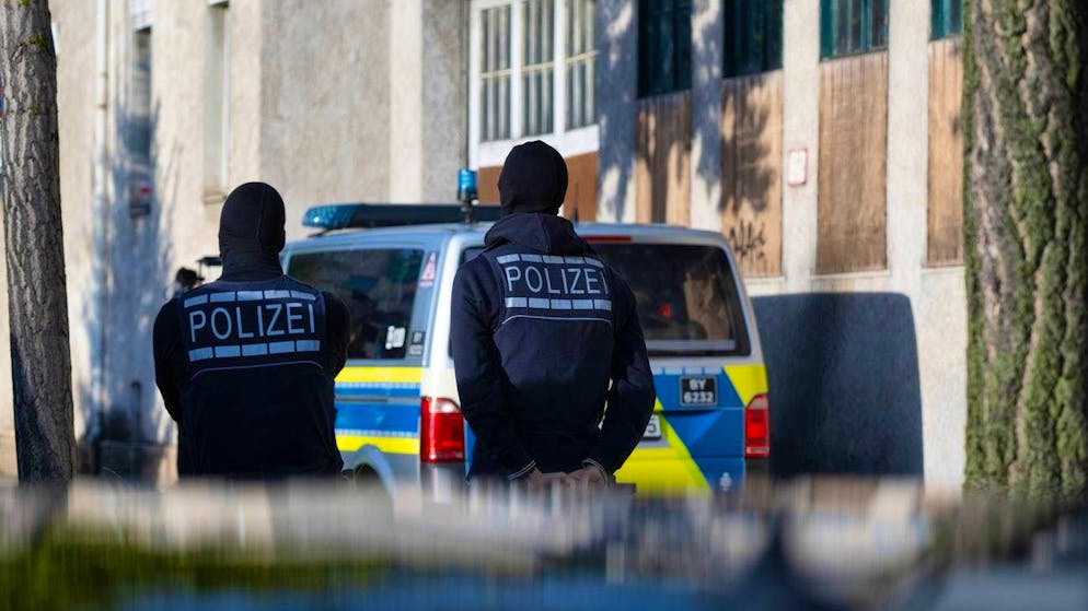 German police have busted a group of violent right-wing extremists.