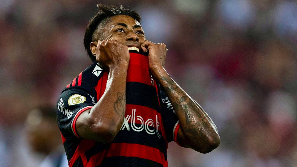 De «graves» soupçons. Un carton jaune qui place un footballeur dans la panade