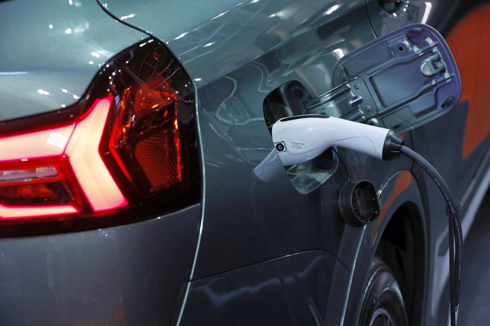 Les propulsions alternatives immatriculées depuis janvier «ont atteint un nouveau record», souligne mardi la faîtière auto-suisse.