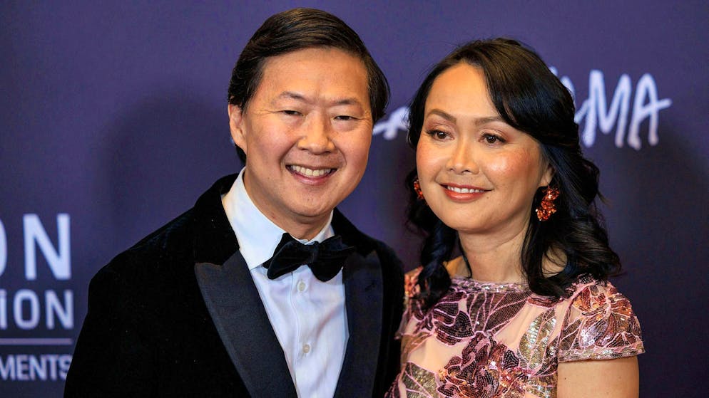Harris o Trump? Le star hanno preso la loro decisione. Anche il comico Ken Jeong («Hangover») e sua moglie Tran Ho voteranno per Kamala Harris. Ha annunciato su X: «Basta odio, votate per Kamala!».