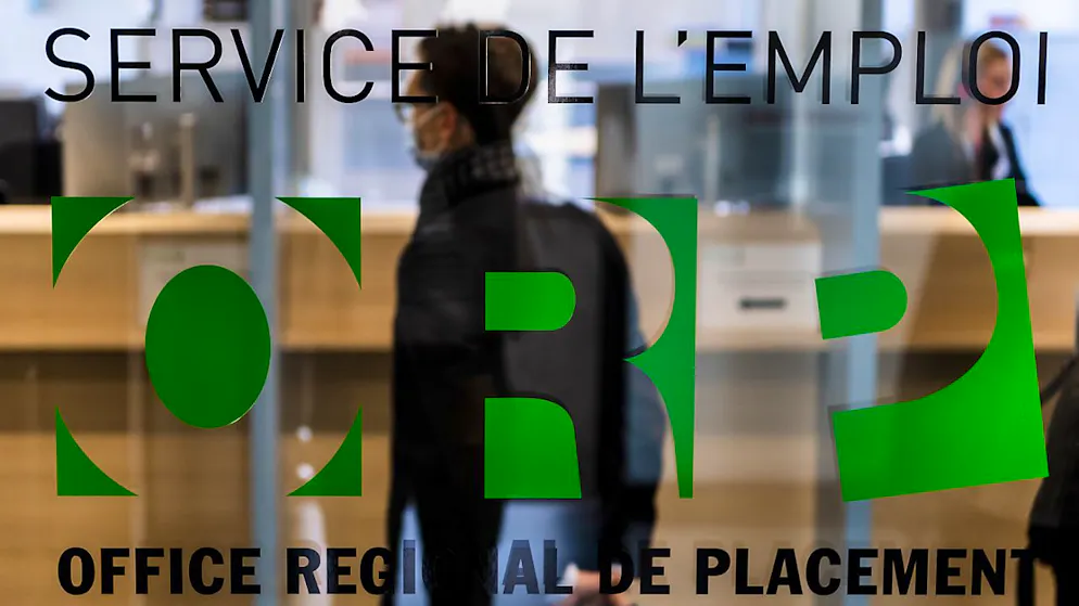 Le mois dernier, le nombre de chômeurs a augmenté de 4667 personnes (+4,0%) par rapport au mois d'octobre pour atteindre 121'114 individus, détaille le Seco dans un communiqué. (archives)