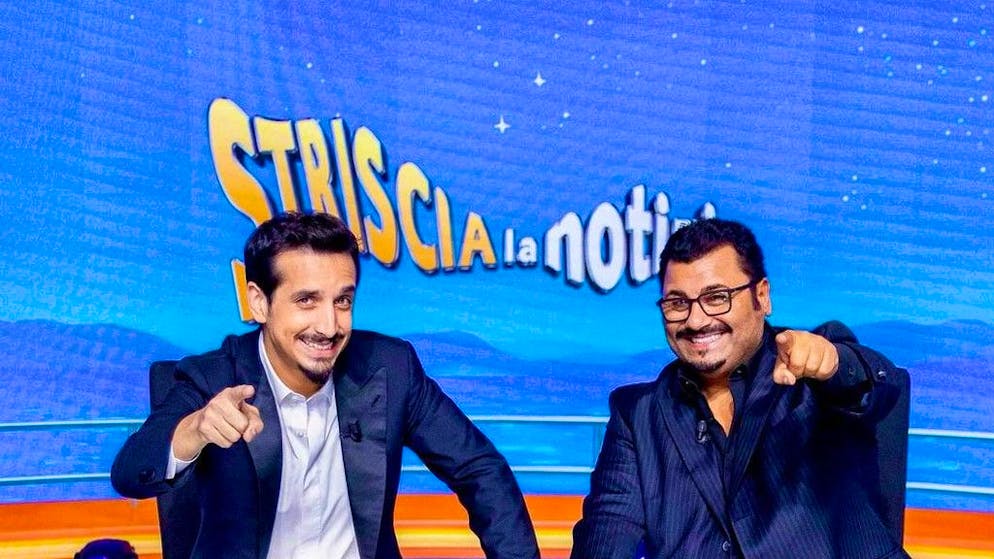 «Affari Tuoi» ruba audience. Ascolti in forte calo per «Striscia la Notizia», il TG satirico è a rischio?