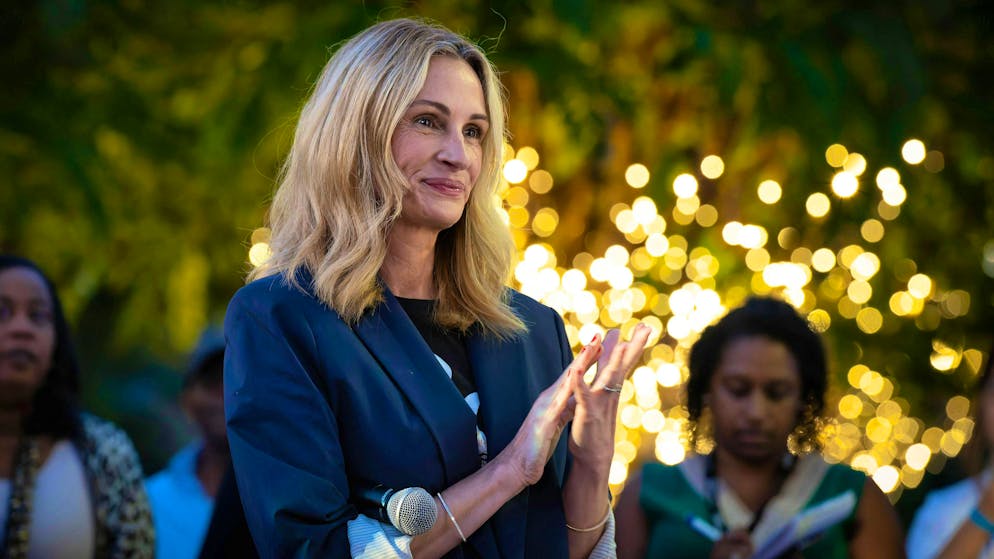 Harris o Trump? Le star hanno preso la loro decisione. Julia Roberts si è persino fatta ingaggiare per uno spot pubblicitario durante la campagna elettorale. Alla fine dice: «Votate Harris/Walz!».