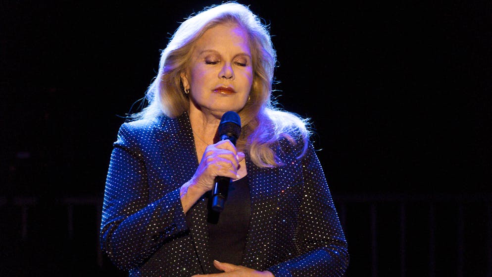 Sylvie Vartan donne, à 80 ans, six ultimes concerts parisiens.