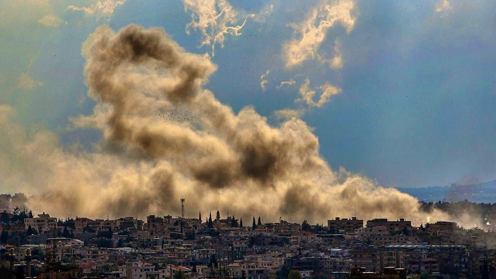 Heavy smoke rises after an Israeli attack in Lebanon. Photo: Stringer/dpa
