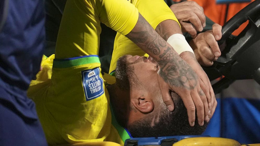 Football. La malédiction continue pour Neymar, à nouveau blessé !