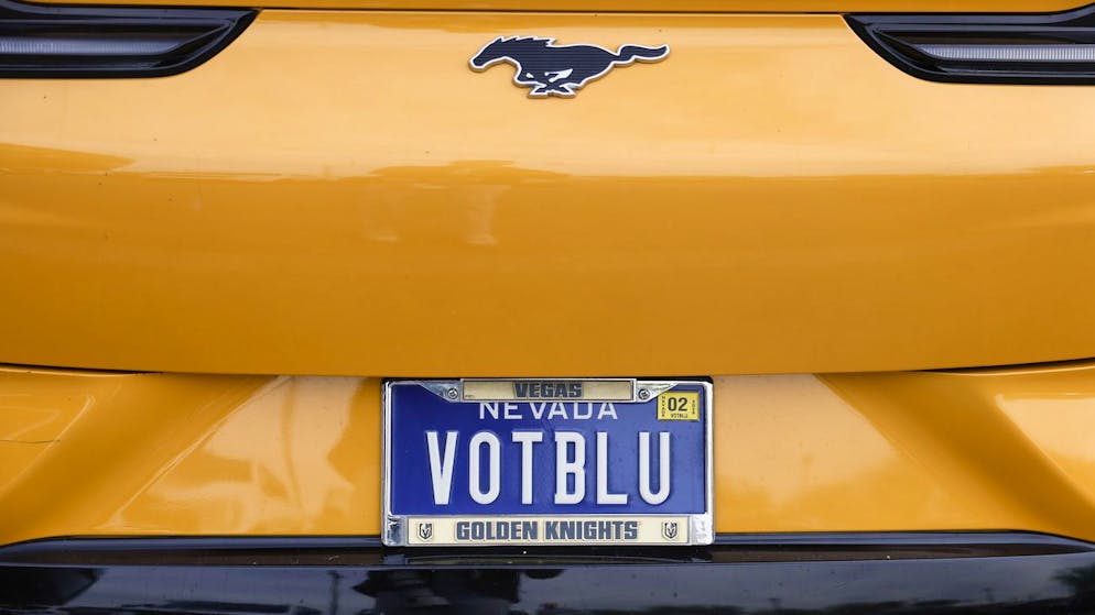 Trump oder Harris? Wahltag in den USA. Der Besitzer dieses Autos in Nevada lässt keine Zweifel an seiner politischen Gesinnung aufkommen.