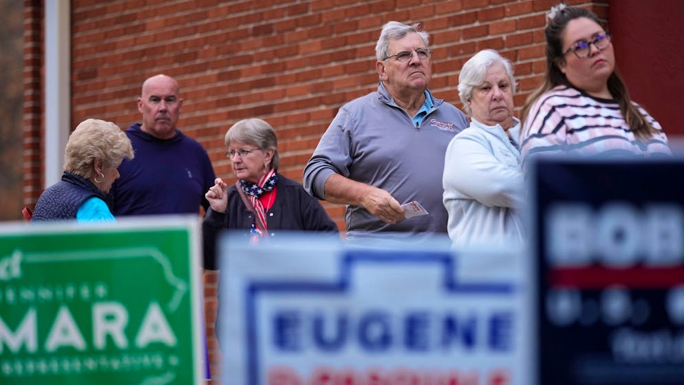 Trump oder Harris? Wahltag in den USA. An vielen Wahllokalen ist der Andrang von Anfang an gross.