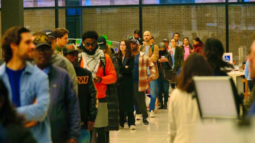 Trump or Harris? Election day in the USA. In many places, long queues formed outside polling stations, as here in the capital Washington D.C.