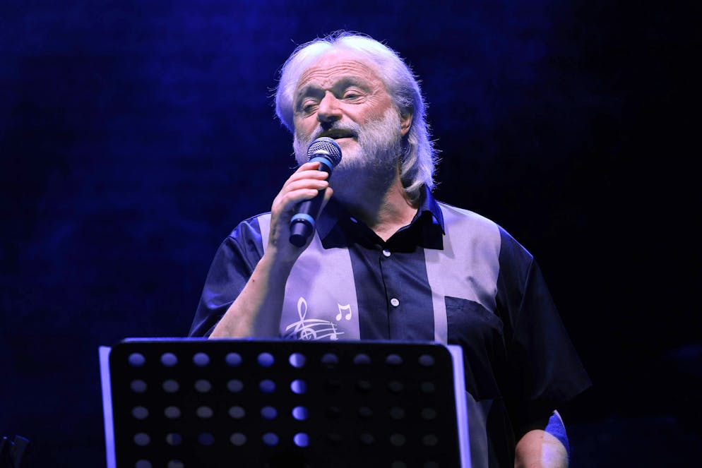 Il cantautore italiano Amedeo Minghi dopo 8 anni di attesa tornerà con un nuovo album.