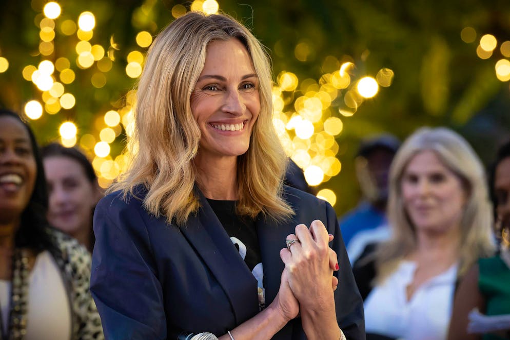 Les nouvelles coiffures des stars. Julia Roberts a, elle aussi, coupé ses longueurs et affronte l’automne avec un shaggy bob, un carré sauvage.